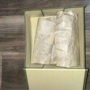 Gucci Gift box with Tissue paper